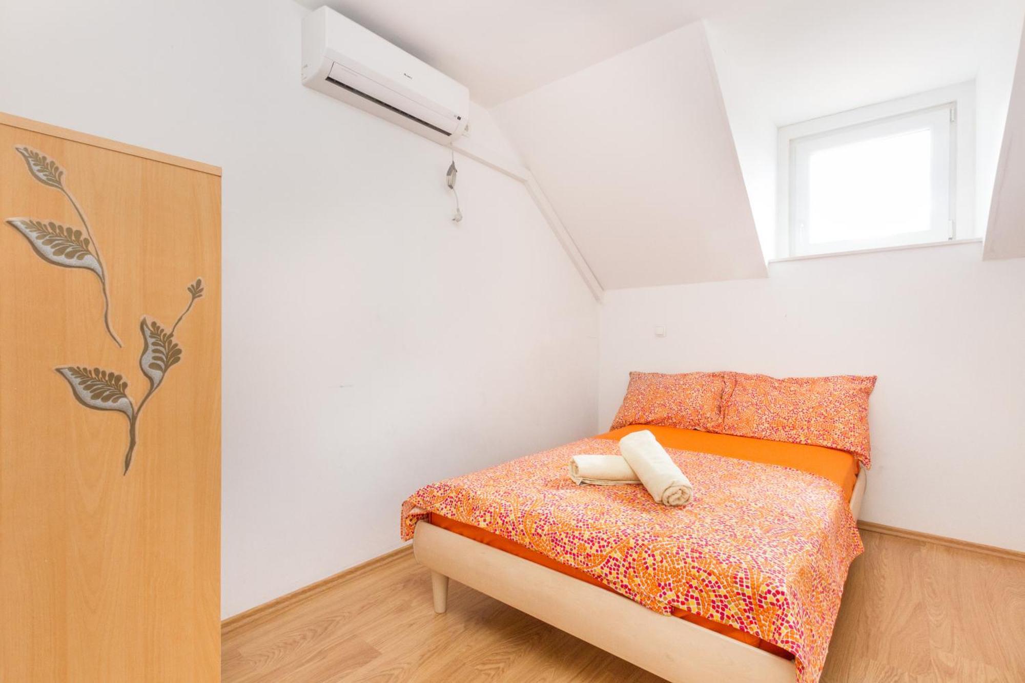 Apartments Bepina- 5 Mins From The Center Split Ngoại thất bức ảnh